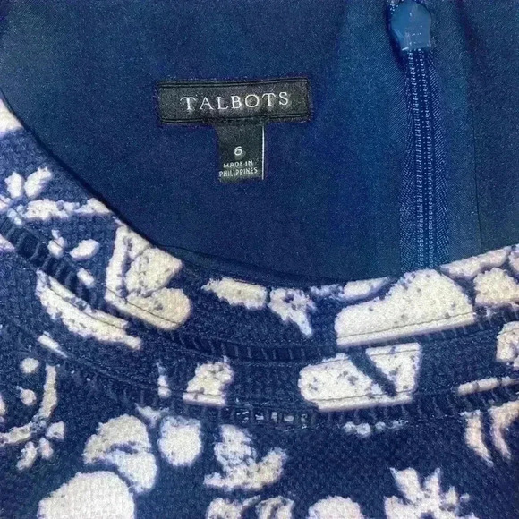 Talbots Blue White lined Dress Mixed Fruit design size 6 - Picture 3 of 8